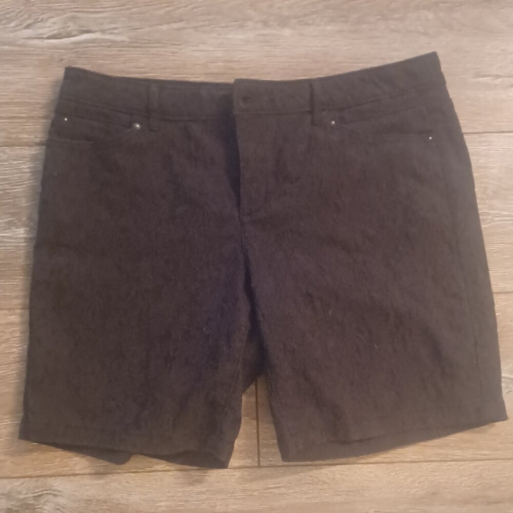 Simply Vera Black Textured Zip Fly 5 Pocket Stretch Belt Loops Shorts Size 10